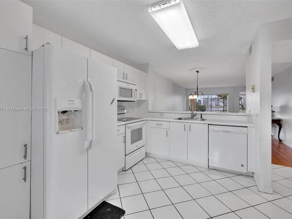 7711 Trent Dr 106, Tamarac FL 33321