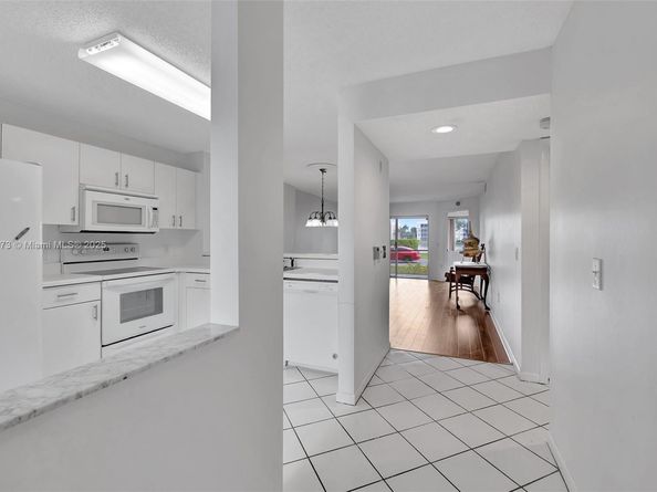 7711 Trent Dr 106, Tamarac FL 33321