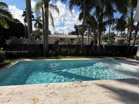 1380 Hollywood Blvd, Hollywood FL 33019