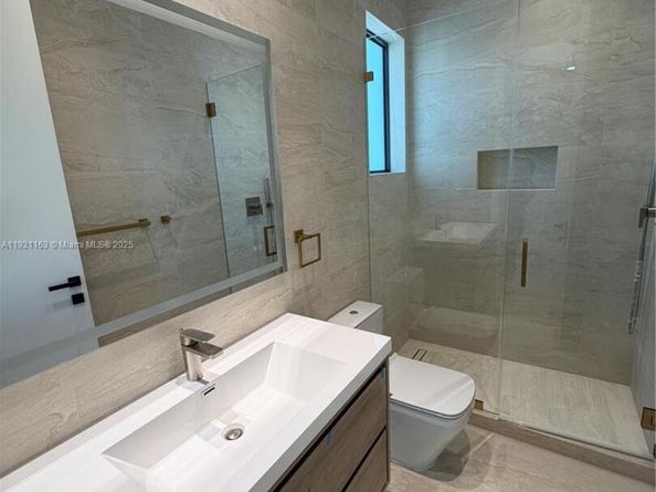 1380 Hollywood Blvd, Hollywood FL 33019