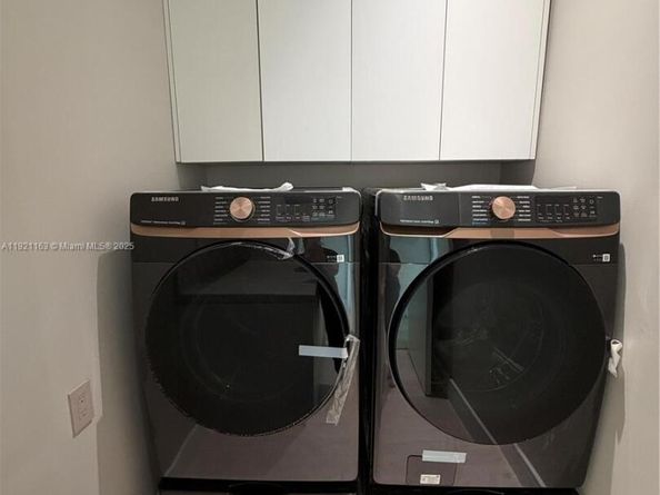 1380 Hollywood Blvd, Hollywood FL 33019