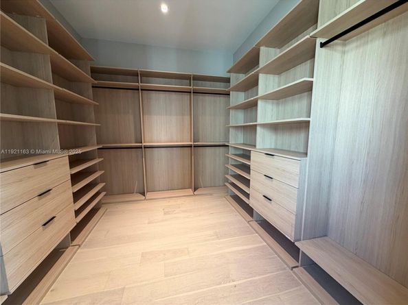 1380 Hollywood Blvd, Hollywood FL 33019