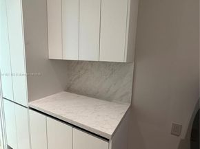 1380 Hollywood Blvd, Hollywood FL 33019