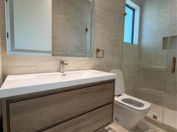 1380 Hollywood Blvd, Hollywood FL 33019