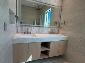 1380 Hollywood Blvd, Hollywood FL 33019