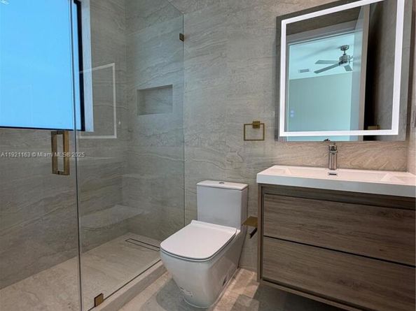 1380 Hollywood Blvd, Hollywood FL 33019