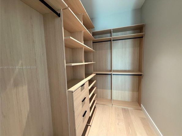 1380 Hollywood Blvd, Hollywood FL 33019