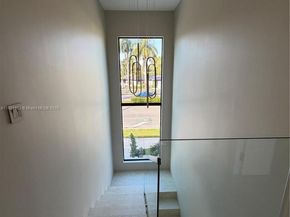 1380 Hollywood Blvd, Hollywood FL 33019