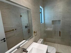 1380 Hollywood Blvd, Hollywood FL 33019