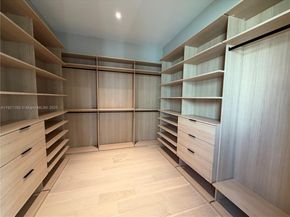 1380 Hollywood Blvd, Hollywood FL 33019