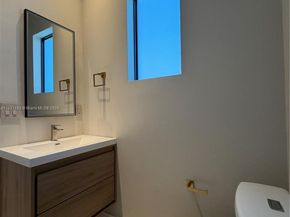 1380 Hollywood Blvd, Hollywood FL 33019