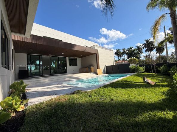 1380 Hollywood Blvd, Hollywood FL 33019