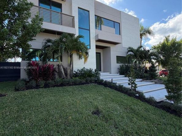 1380 Hollywood Blvd, Hollywood FL 33019