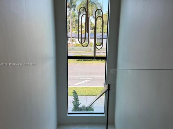 1380 Hollywood Blvd, Hollywood FL 33019