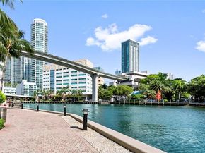 31 SE 5th St 1803, Miami FL 33131