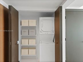 31 SE 5th St 1803, Miami FL 33131