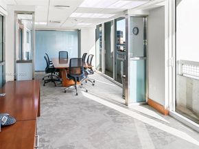 31 SE 5th St 1803, Miami FL 33131