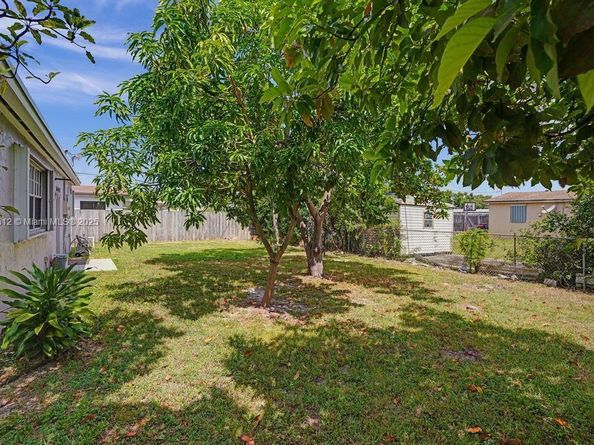 10451 SW 150 Ter, Miami FL 33176