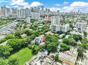 641 NW 2nd St, Miami FL 33128