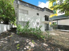 641 NW 2nd St, Miami FL 33128