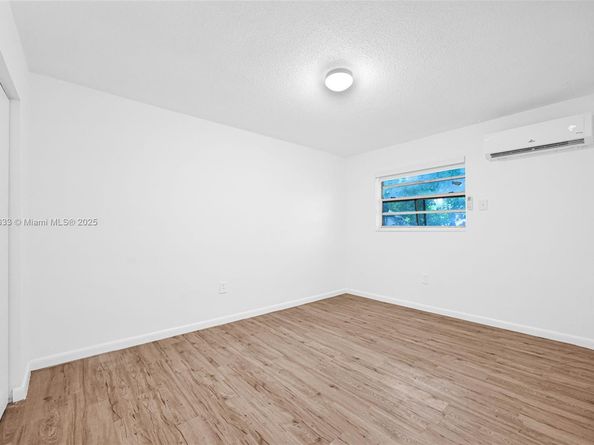 641 NW 2nd St, Miami FL 33128