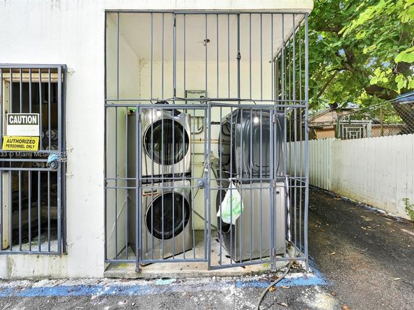 641 NW 2nd St, Miami FL 33128