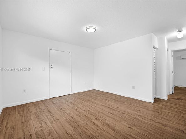 641 NW 2nd St, Miami FL 33128