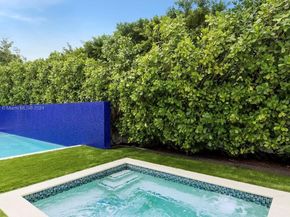 6420 Pinetree Drive Cir, Miami Beach FL 33141