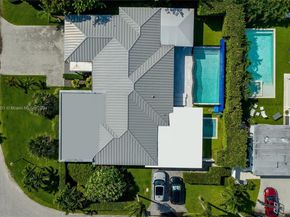 6420 Pinetree Drive Cir, Miami Beach FL 33141