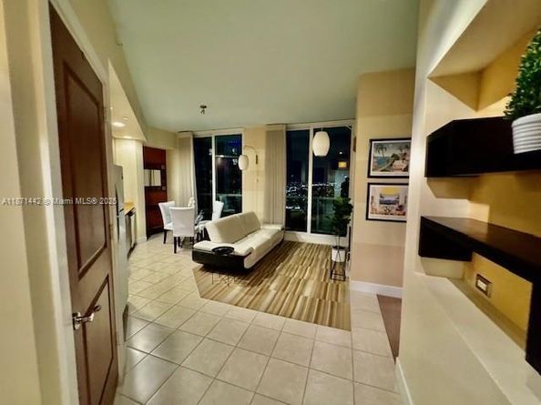 315 NE 3rd Ave 1902, Fort Lauderdale FL 33301
