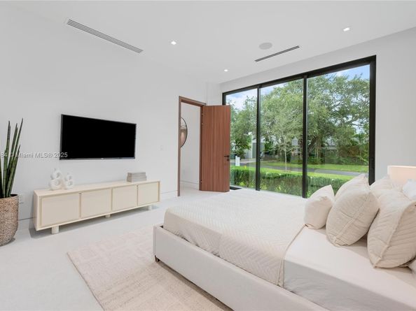 4231 SW 11th St, Miami FL 33134