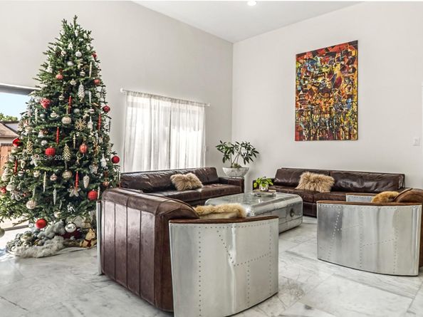 513 Leslie Dr, Hallandale Beach FL 33009