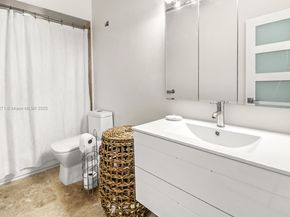 513 Leslie Dr, Hallandale Beach FL 33009