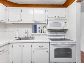 345 Ocean Dr 304, Miami Beach FL 33139