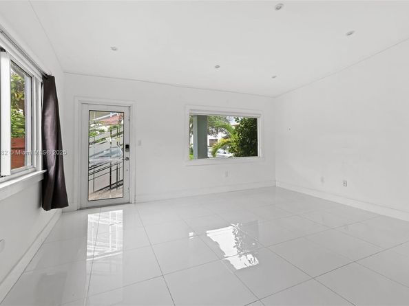 6432 SW 33rd St, Miami FL 33155