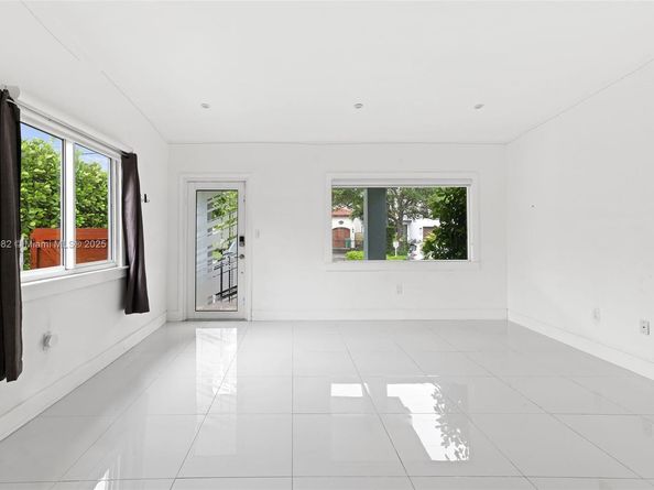 6432 SW 33rd St, Miami FL 33155