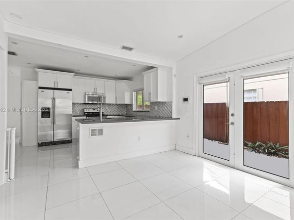 6432 SW 33rd St, Miami FL 33155