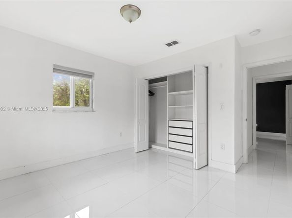 6432 SW 33rd St, Miami FL 33155