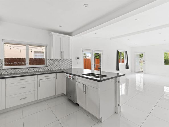 6432 SW 33rd St, Miami FL 33155