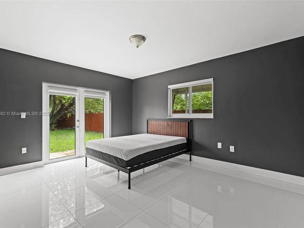 6432 SW 33rd St, Miami FL 33155