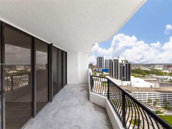 555 NE 15th St 29F, Miami FL 33132