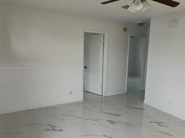 4809 SW 25th St, West Park FL 33023