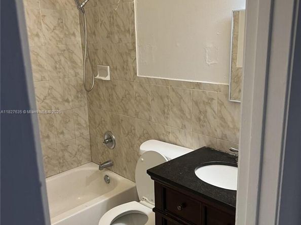 4809 SW 25th St, West Park FL 33023