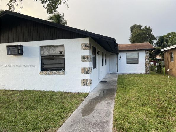 4809 SW 25th St, West Park FL 33023