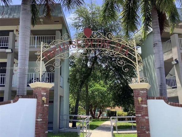 300 Layne Blvd 303, Hallandale Beach FL 33009