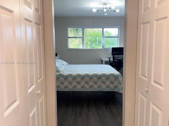 300 Layne Blvd 303, Hallandale Beach FL 33009