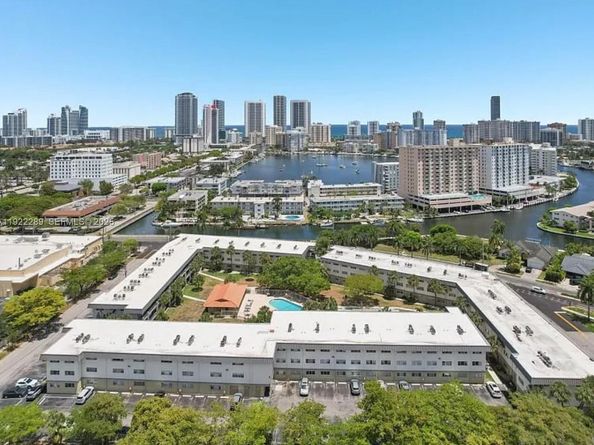 300 Layne Blvd 303, Hallandale Beach FL 33009