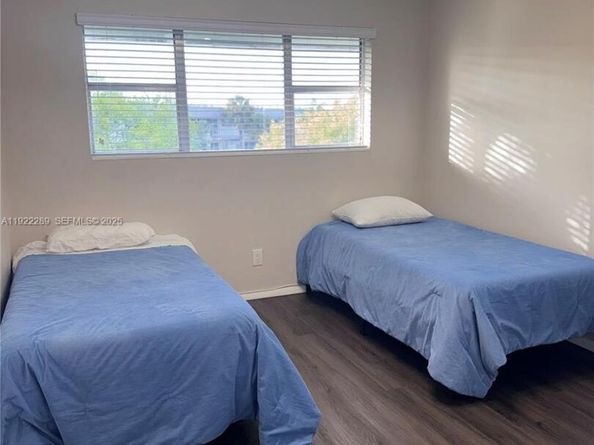 300 Layne Blvd 303, Hallandale Beach FL 33009