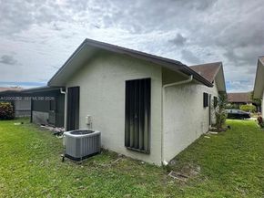 1995 SW 15th Pl, Deerfield Beach FL 33442