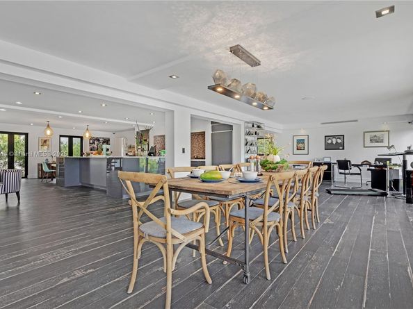 1601 Diplomat Pkwy, Hollywood FL 33019